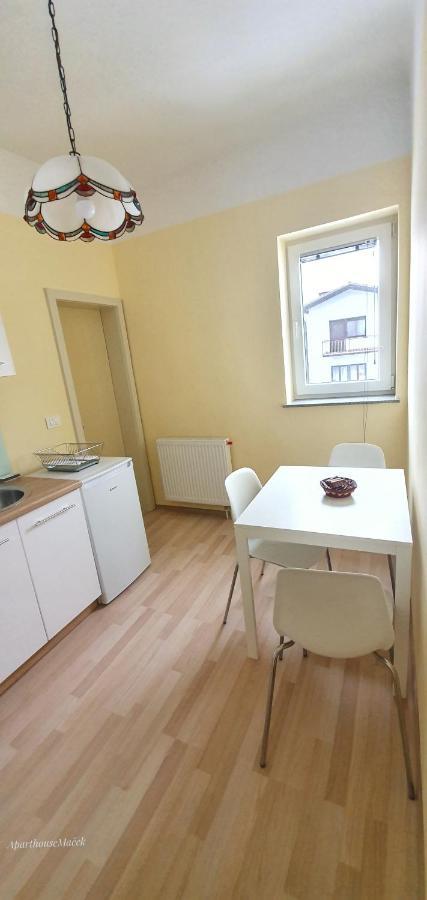 Aparthouse Macek Apartment *